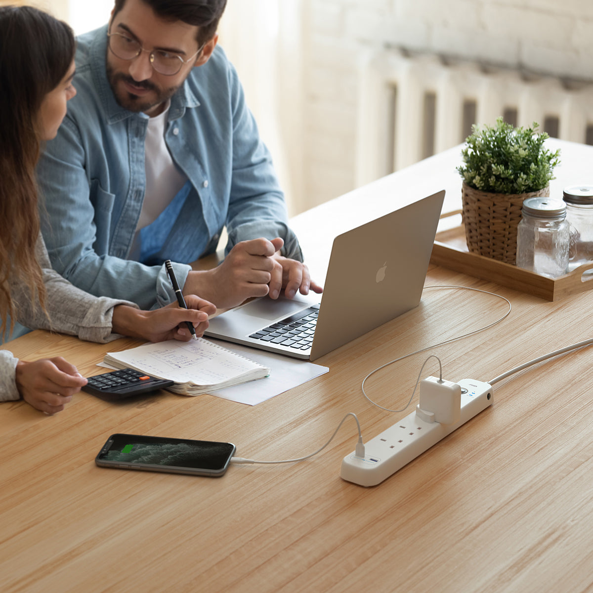 Anker PowerExtend USB 4 Strip 4 AC + 2 USB 拖板